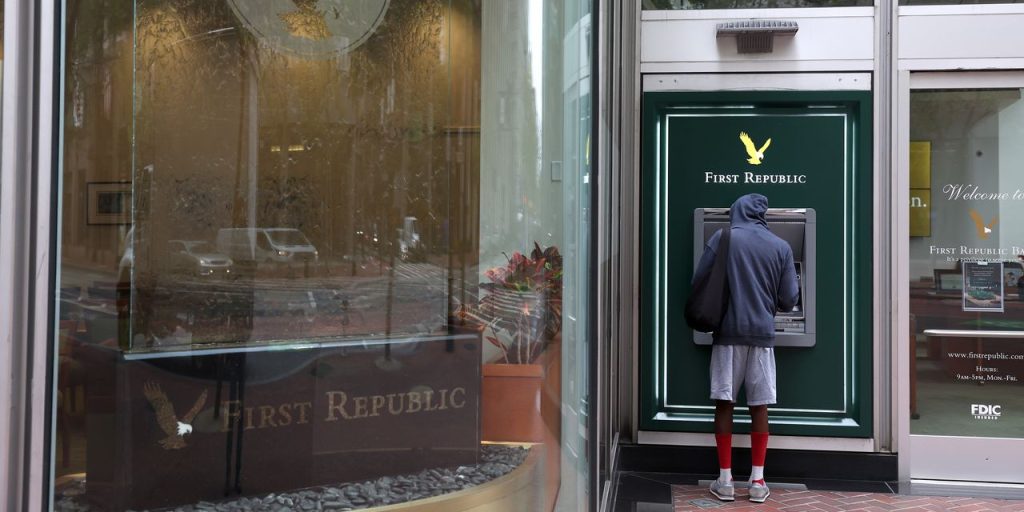 After JPMorgan Purchase, More First Republic Advisors Jump to Competitors