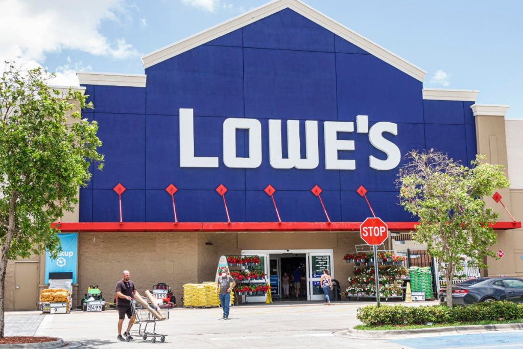 Lowe’s Q1 Earnings: What Are We Watching?