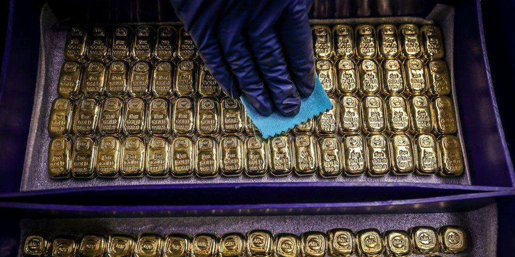 Gold prices settle higher, extend gains after Fed decision to raise rates