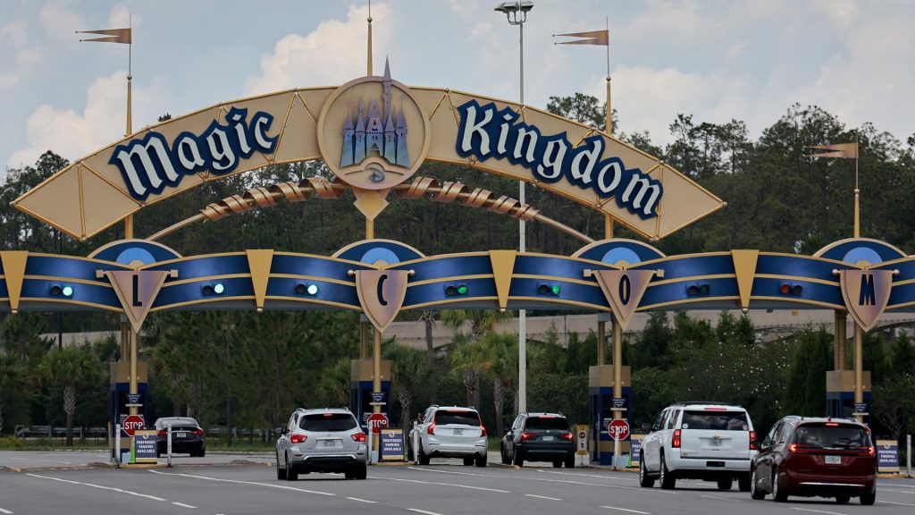 Wall Street shows ongoing frustration with an entertainment giant, sees gains ahead for 2 retailers