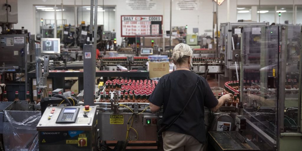 U.S. April factory orders rise for fourth gain in past five months