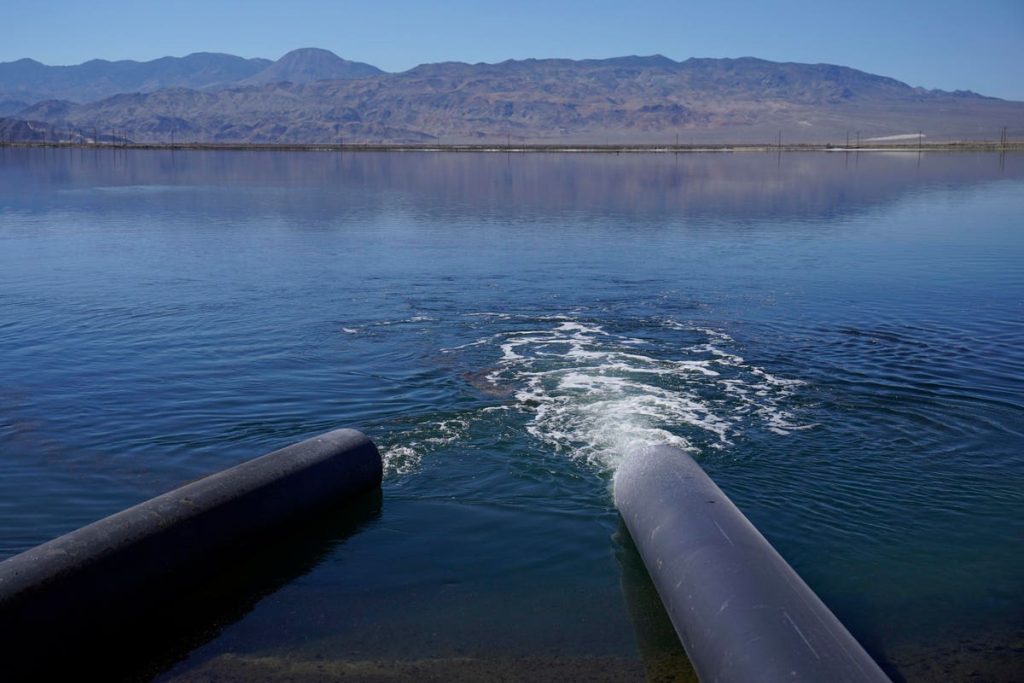 Albemarle, East West And Matador Top Executives Are Buying Company Shares. Should You Follow Their Lead?