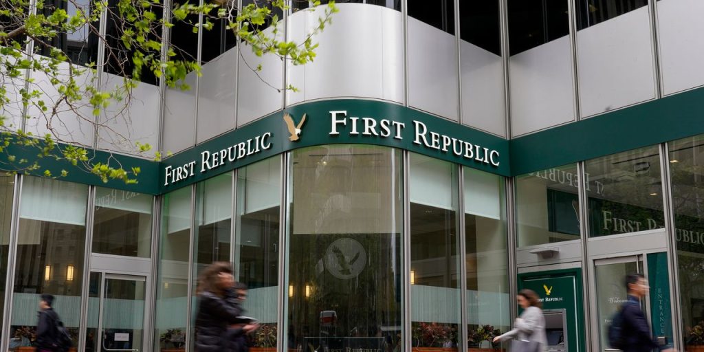 Bank borrowing from the Fed climbs for eighth week in a row. Some banks are still under strain.