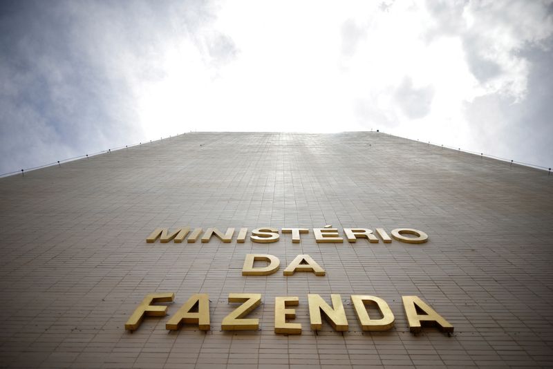 Brazil’s monetary easing crucial for ‘adequate’ 2024 -Treasury secretary