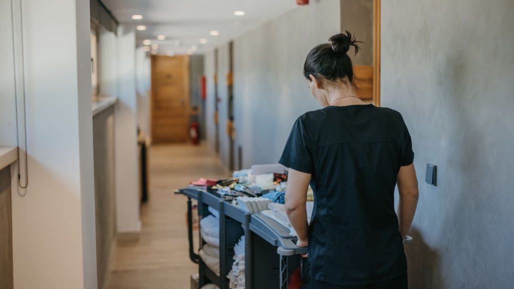 The No. 1 place where Americans ‘forget’ to tip—but you should ‘always’ leave at least $3, says etiquette expert