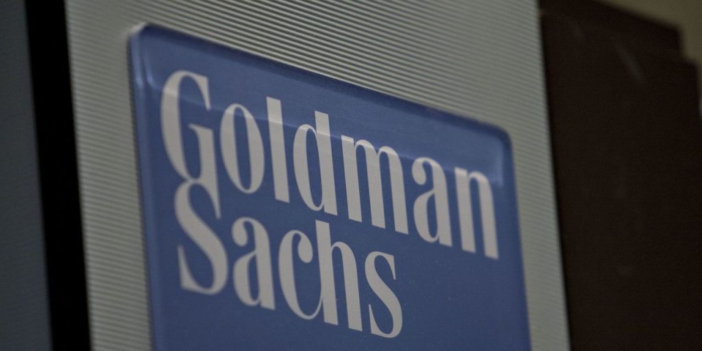 Goldman Mulls Exit of Apple Partnership in Further Retreat From Consumer Business