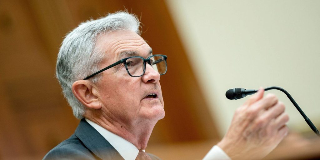 Some Fed officials pushed for June rate hike, minutes show