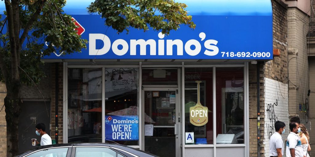 Domino’s Stock Jumps on Deal to List Menus on Uber Apps