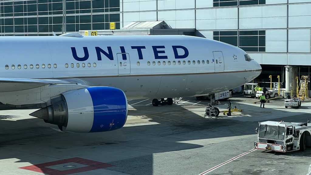 United Airlines pilots reach ‘historic’ agreement in principle, with big pay raises, other perks