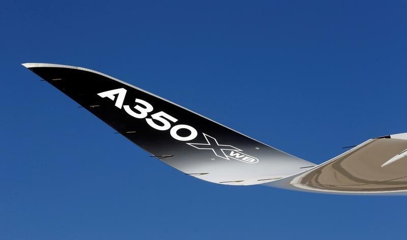 Airbus to handle some A380 repairs after wing-spar cracking