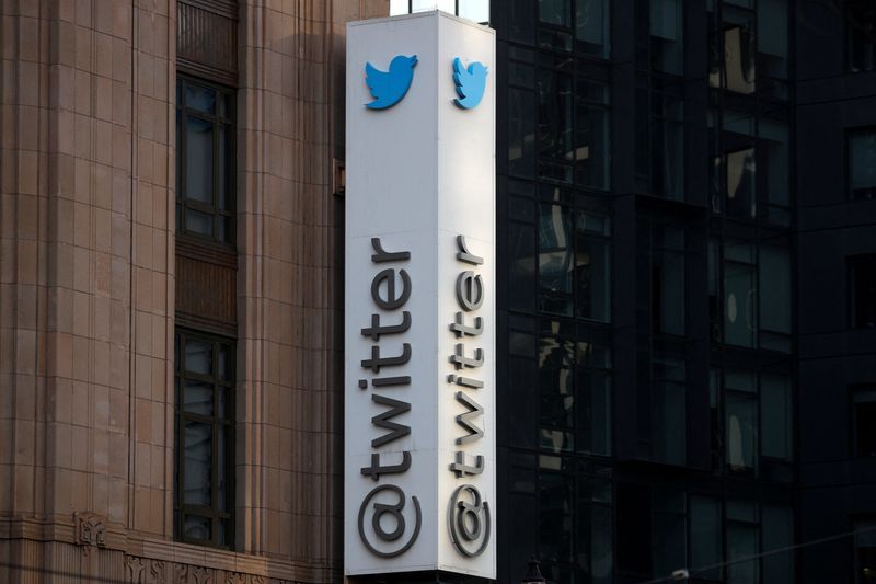 Twitter now requires users to sign in to view tweets
