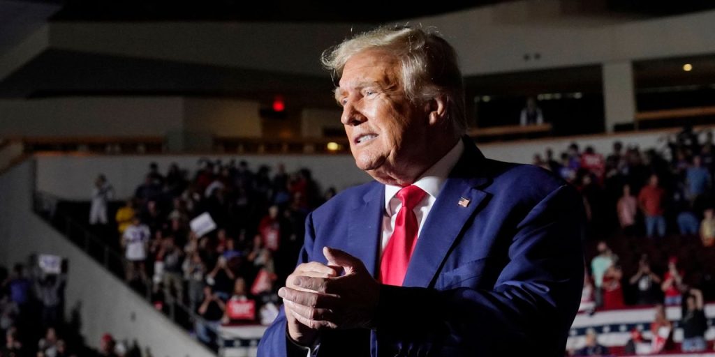 Opinion: Trump indicted in Jan. 6 attack on U.S. Capitol — could he boycott his trial?