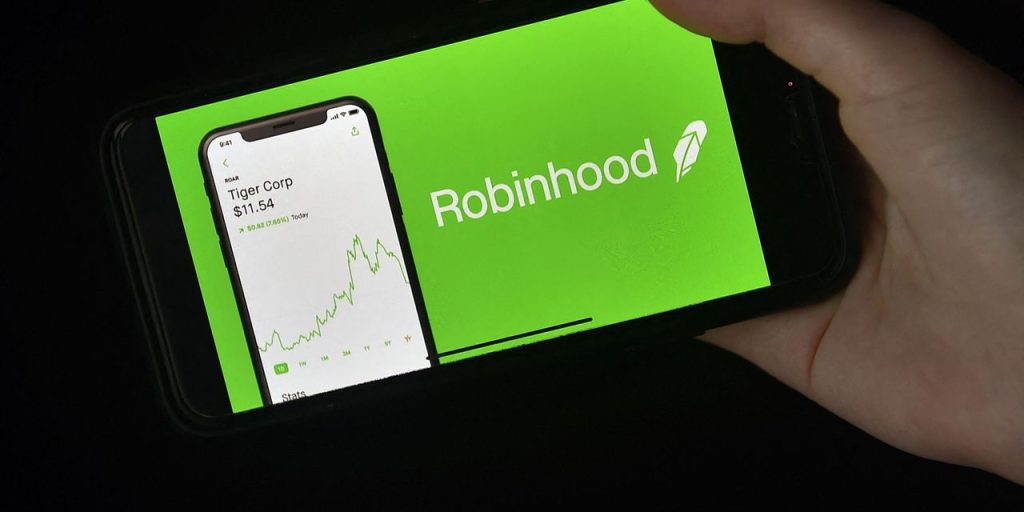 Robinhood puts up a surprise profit, but monthly active users — and shares — fall