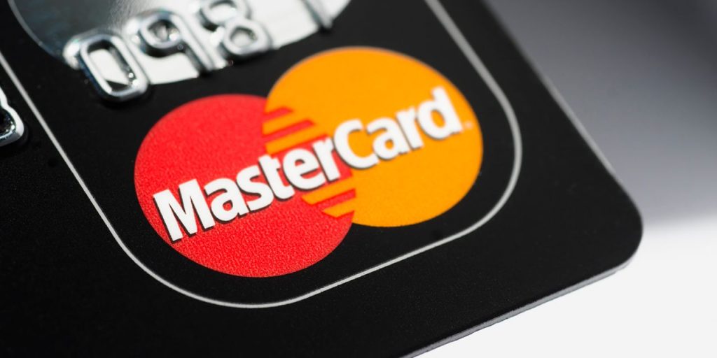 This chart went viral in response to news that credit-card debt hit $1 trillion