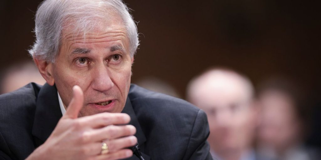FDIC Chair Gruenberg pledges aggressive oversight, new rules for regional banks