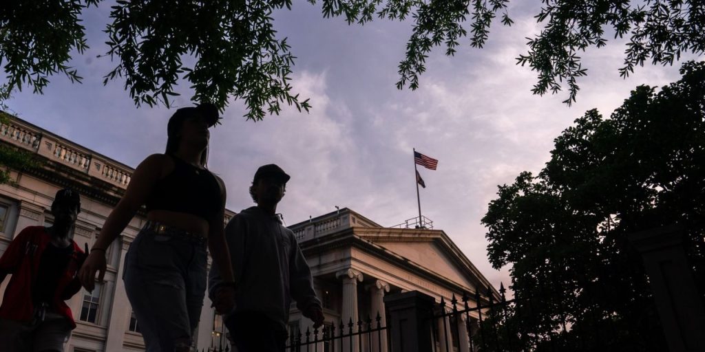 Short-Term Treasury Bills Are the Sweet Spot for Yield Hunters