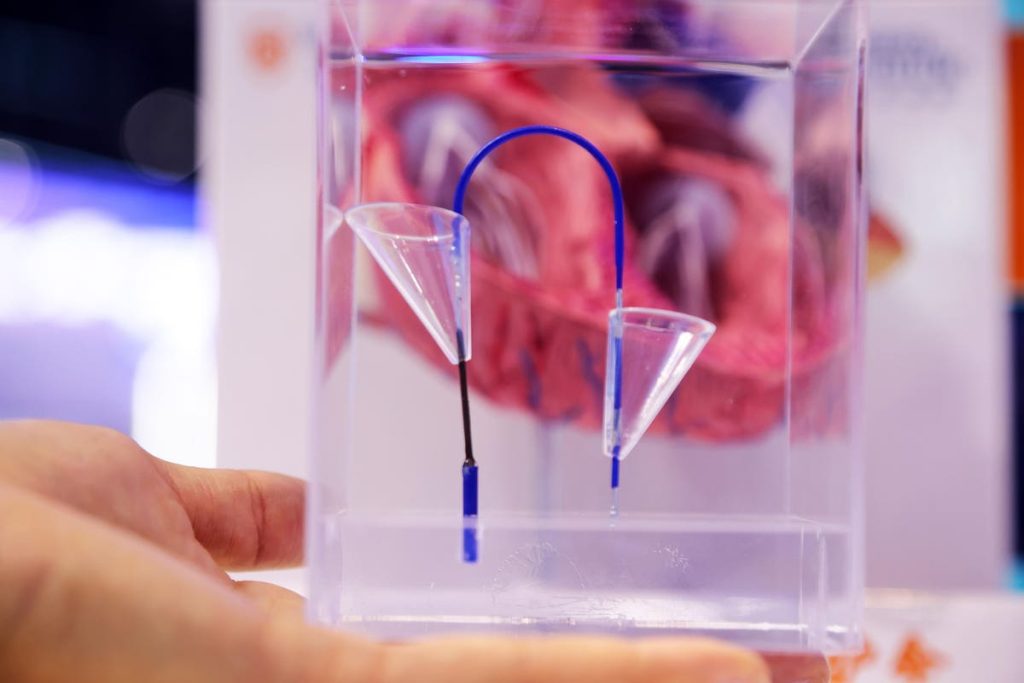 Which Is A Better Buy – Boston Scientific Stock Or Abbott?