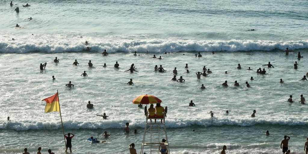 Consumer sentiment dips at end of August on more worries about the U.S. economy