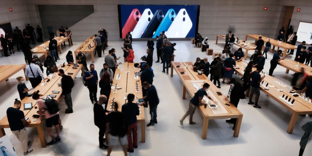 Apple Stock Is Off Way More Than Nasdaq. What Went Wrong—and Could Go Right.