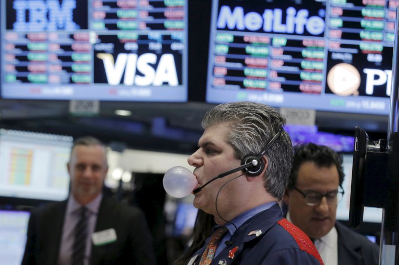 Stock market today: Dow ends lower on rout in retailers, rumble in regional banks
