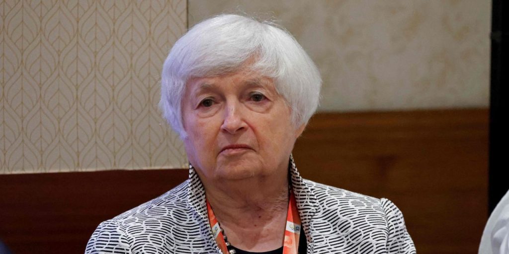 U.S. budget deficit will double this year to $2 trillion, excluding student loans, CBO says