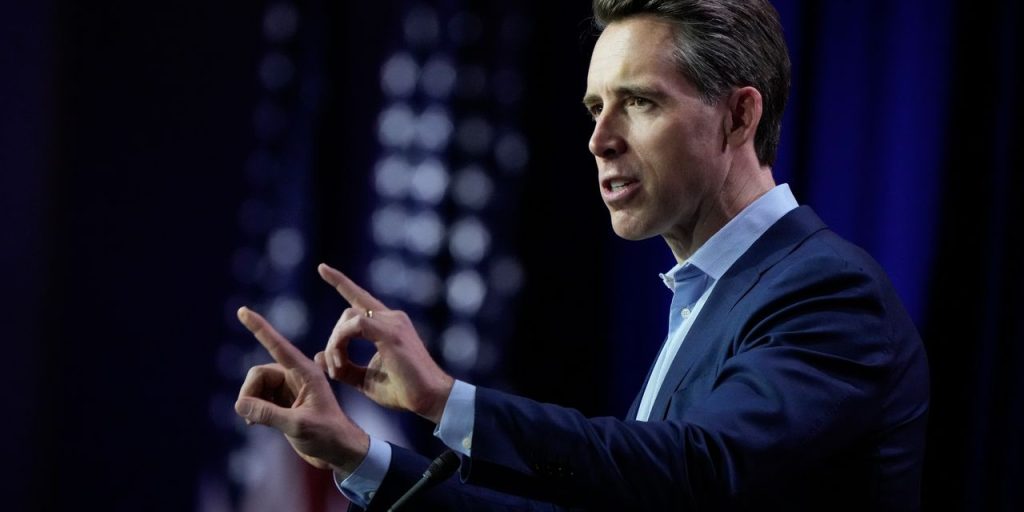 This senator wants to limit all credit-card APRs to 18%, but these credit cards are already capped at 18%