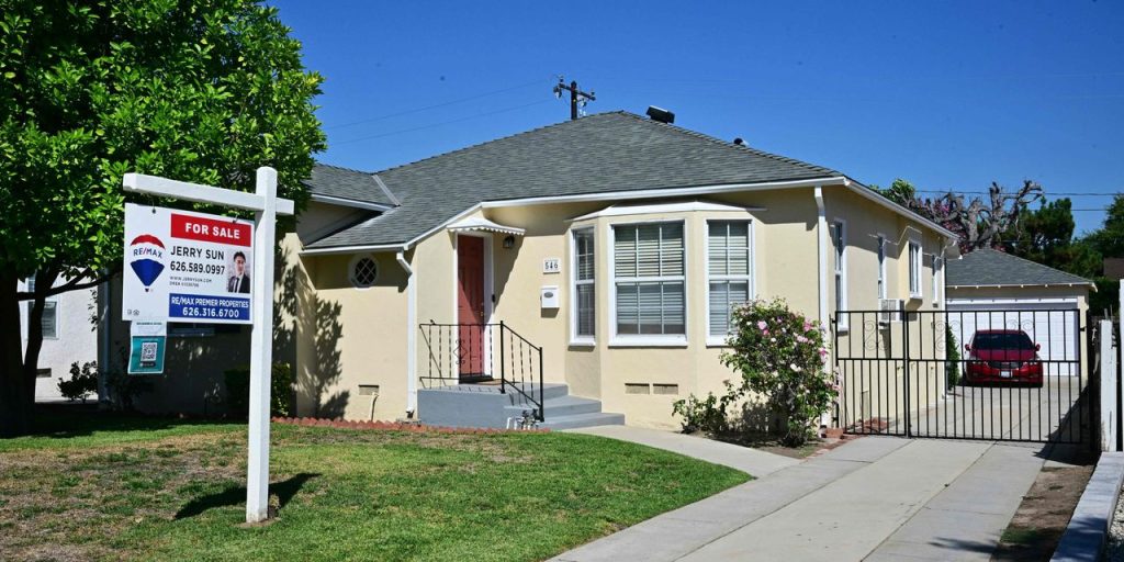 U.S. mortgage rates ‘remain anchored north’ of 7%, Freddie Mac says