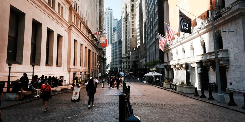 U.S. stocks fall, S&P 500 books another weekly loss amid worries over inflation pressure, auto worker strike