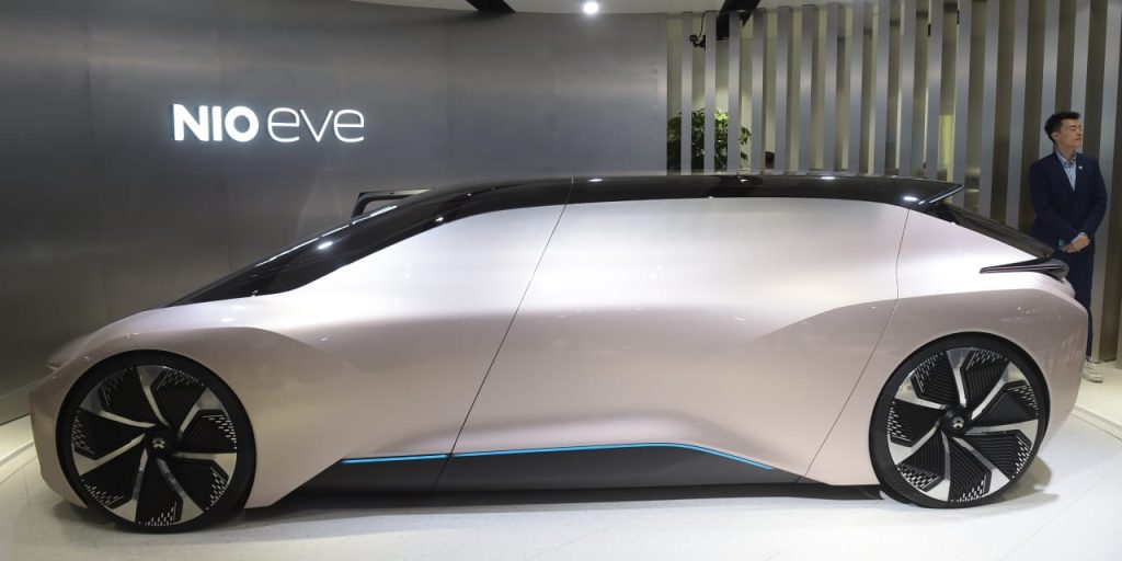 NIO Stock Is Falling. It’s the Latest EV Maker to Offer Convertible Bonds.