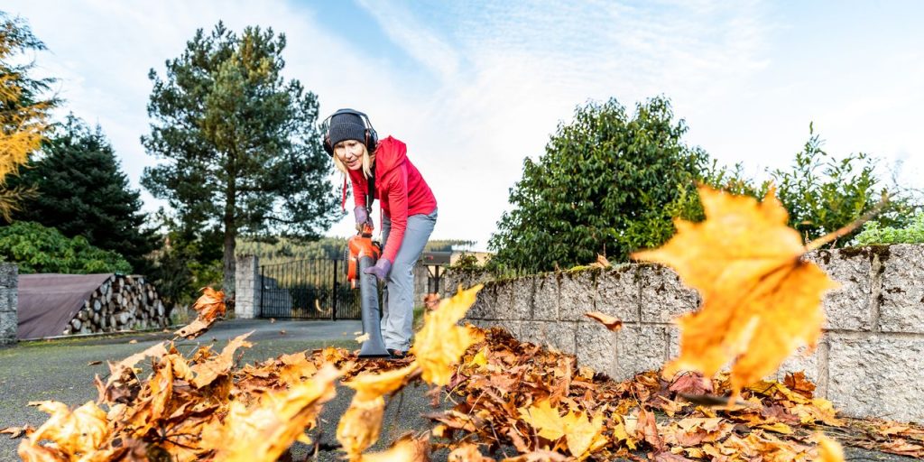 Keep your finances on track for the rest of the year with this 6-step fall money clean-up