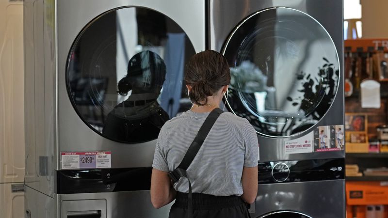 Americans are feeling gloomier about the economy