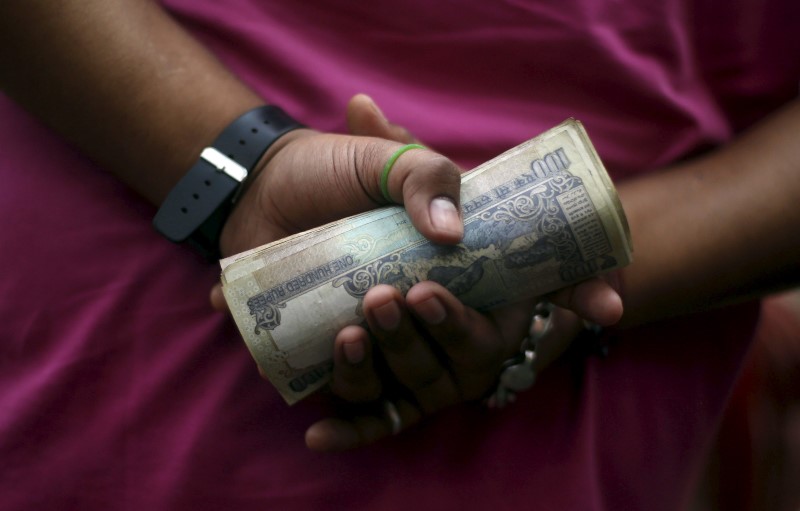 Rupee’s rally short-lived, Nomura maintains pessimistic outlook
