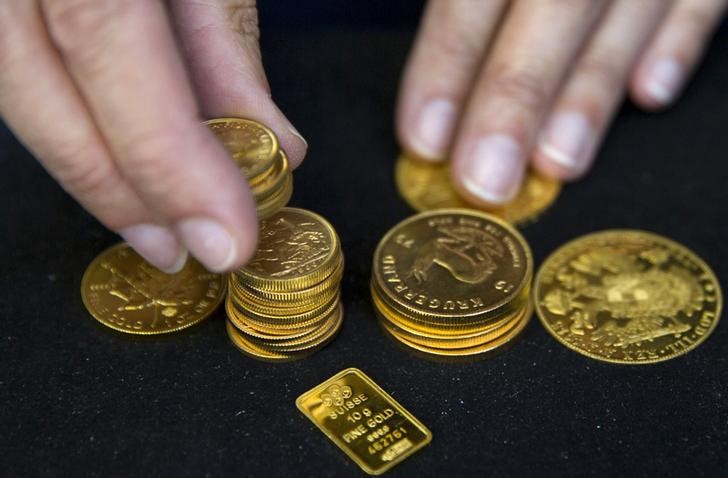 Gold prices rise ahead of central bank decisions