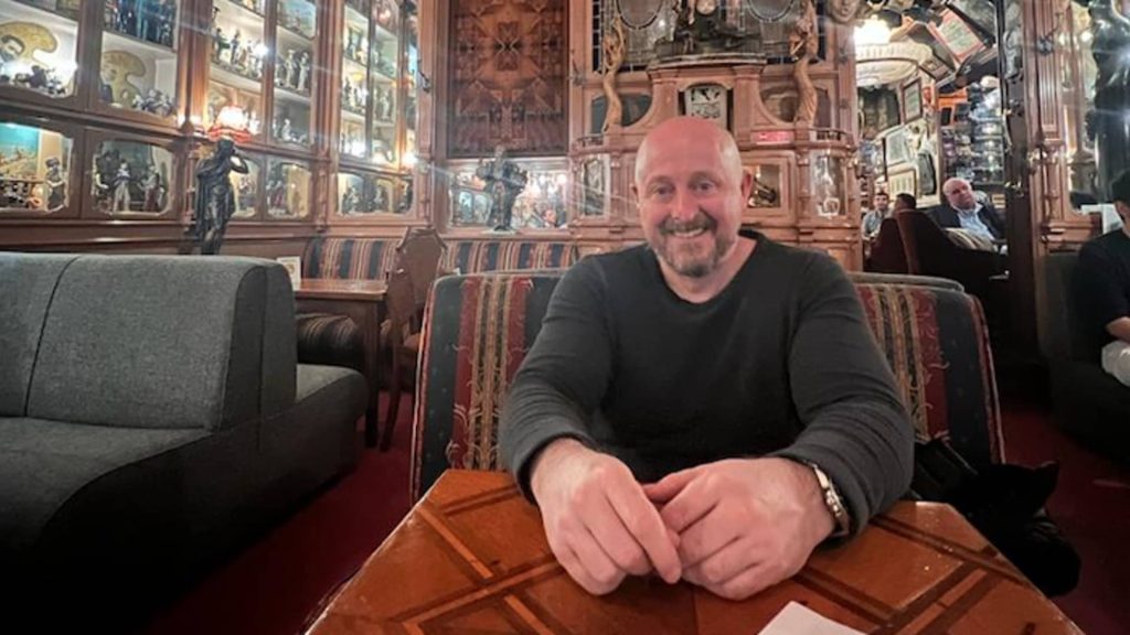 American retiree says tipping etiquette is ‘very different’ in Portugal: There’s no ‘constant pressure’ like in the U.S.