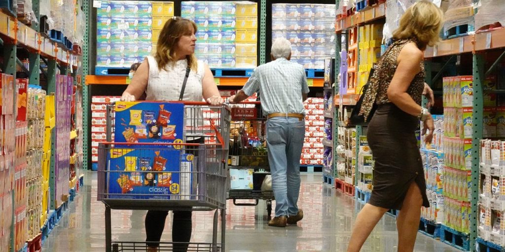 U.S. leading economic indicators point lower for 18th straight month