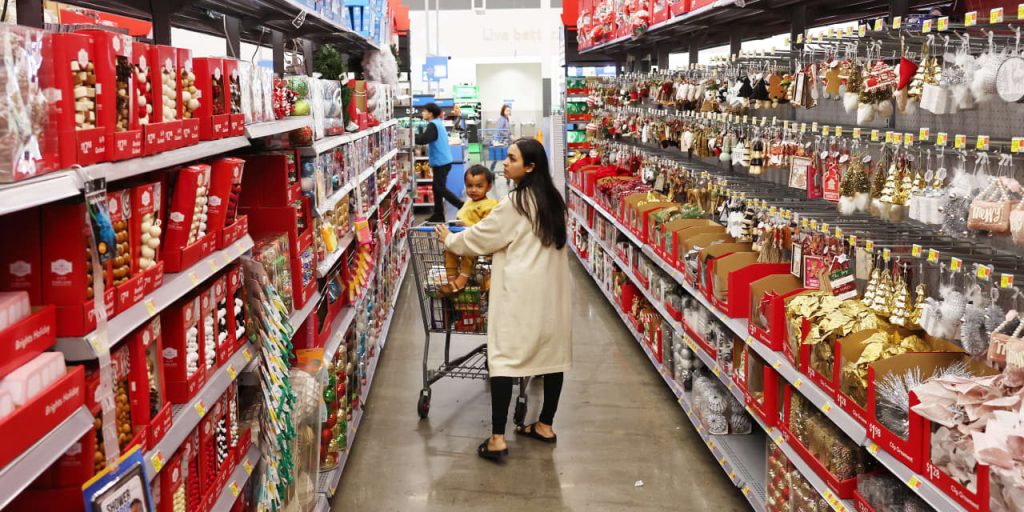 Are stores open on Thanksgiving? Will the post office deliver on Black Friday?