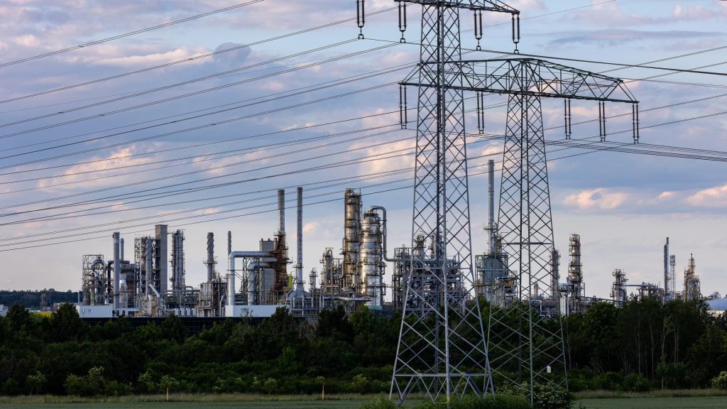 A big win for Wells Fargo — plus what’s dragging down Google parent Alphabet