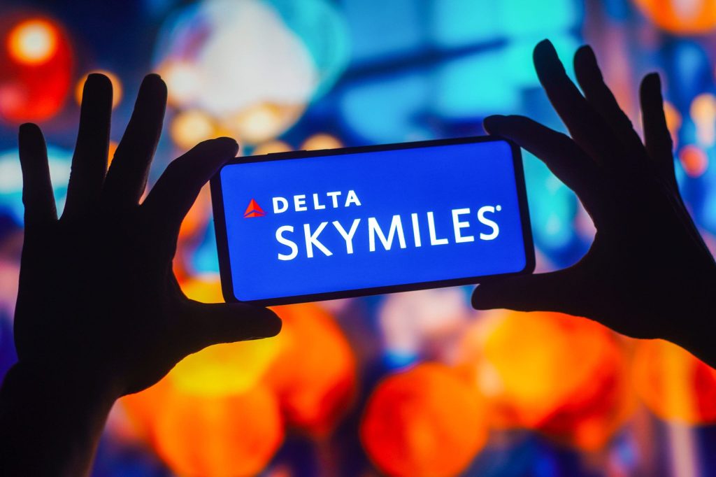 What is Delta Air Lines’ SkyMiles loyalty program? Earn miles on your next flight