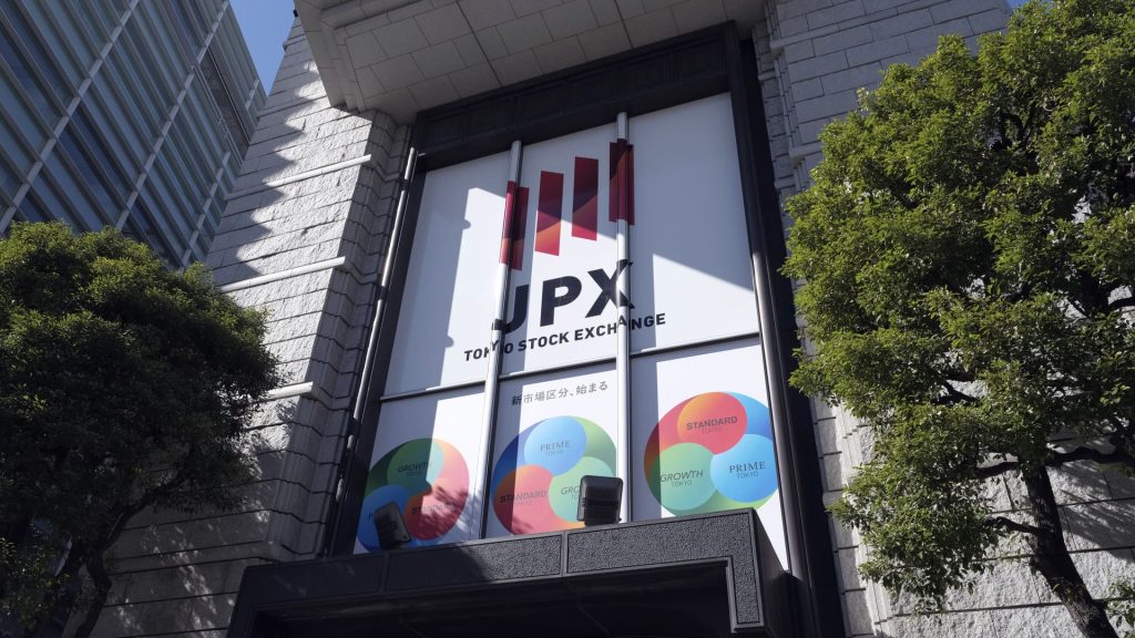 Nikkei tumbles over 3%; Australia hits new highs after Powell signals possible rate cut in September